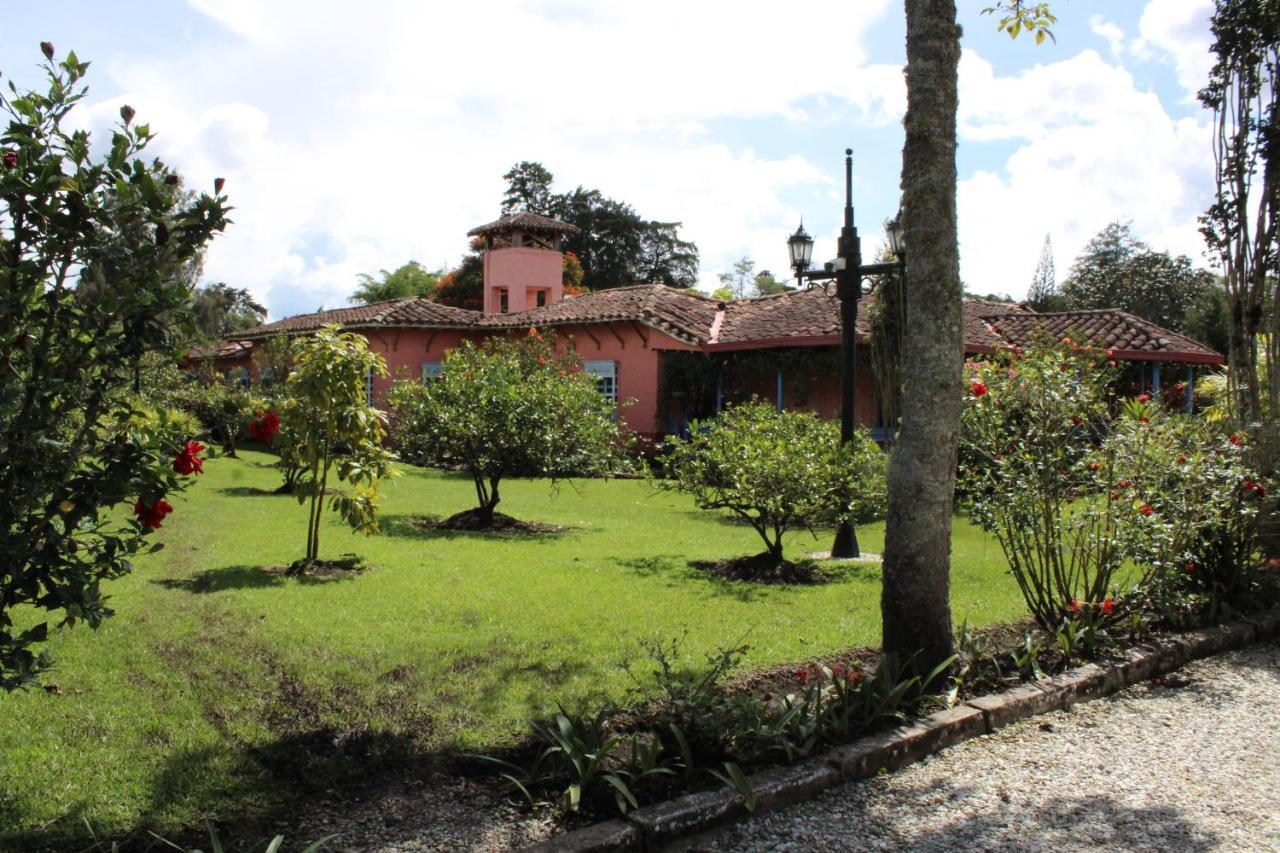 Ecohotel La Masia Llanogrande  エクステリア 写真