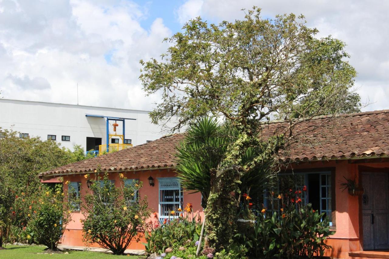 Ecohotel La Masia Llanogrande  エクステリア 写真